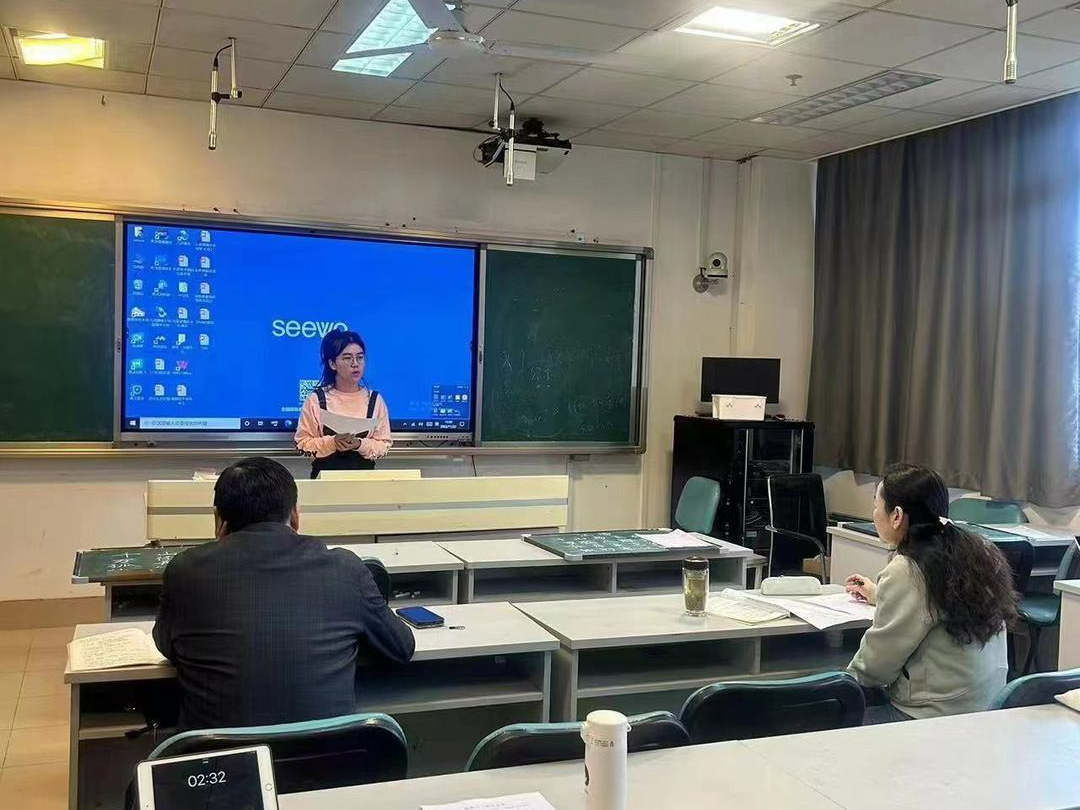 教师指导1.jpg 图片