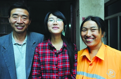 侯云一家脸上露出幸福。