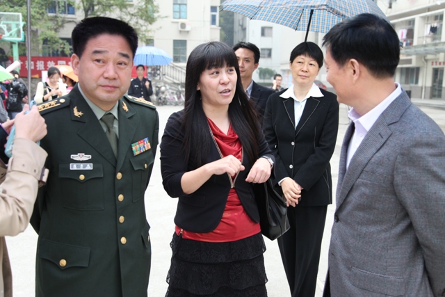 副院长刘继红与部队领导交流